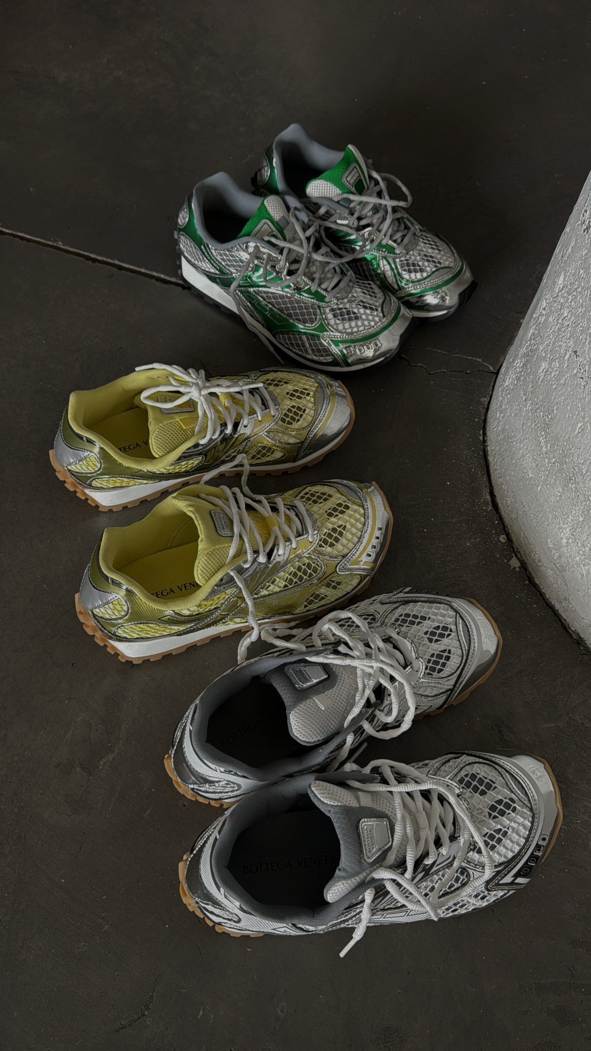 SNEAKERS